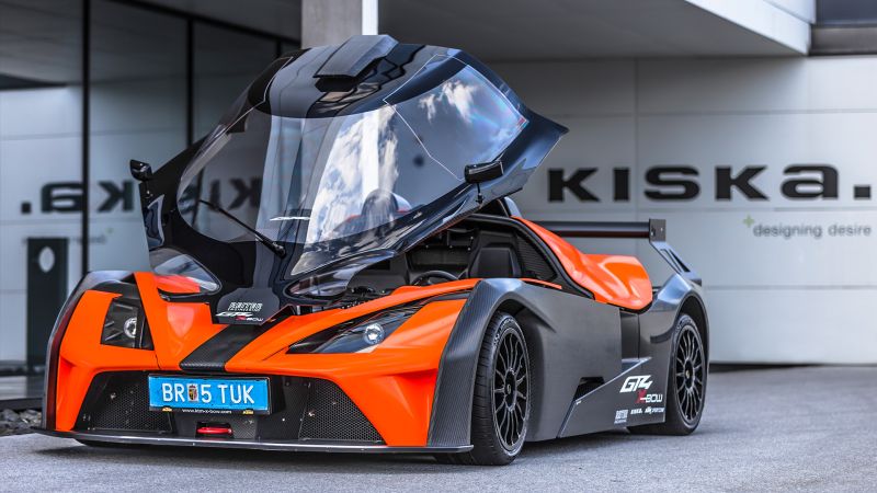 KTM X-BOW GT4 Kiska entrance