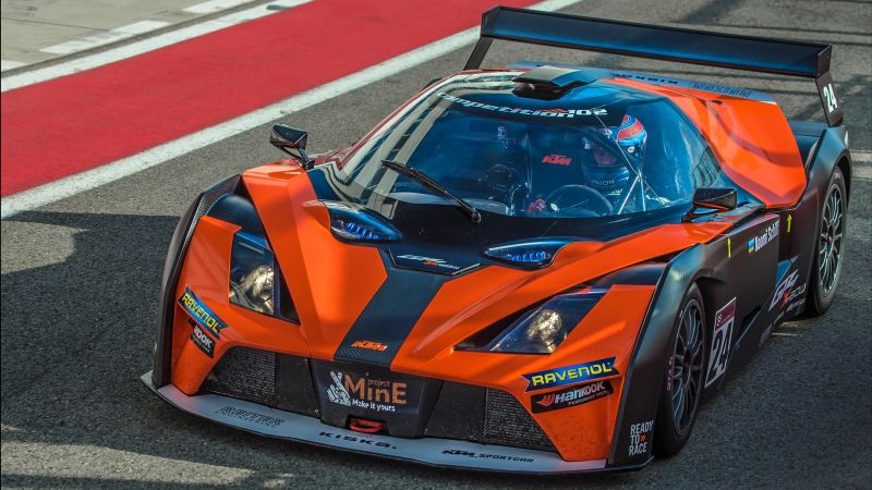 KTM X-BOW GT4 pitlane tipup